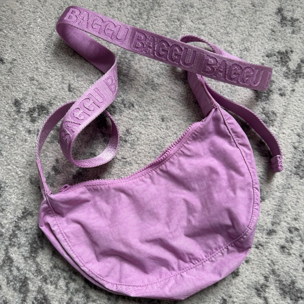 BAGGU Small Nylon Crescent Bag in Peony
